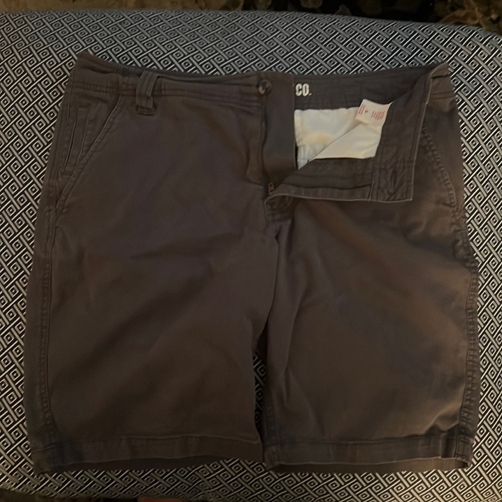 🩳 Mossimo Supply Co. grey stretchy shorts size 34 EUC
